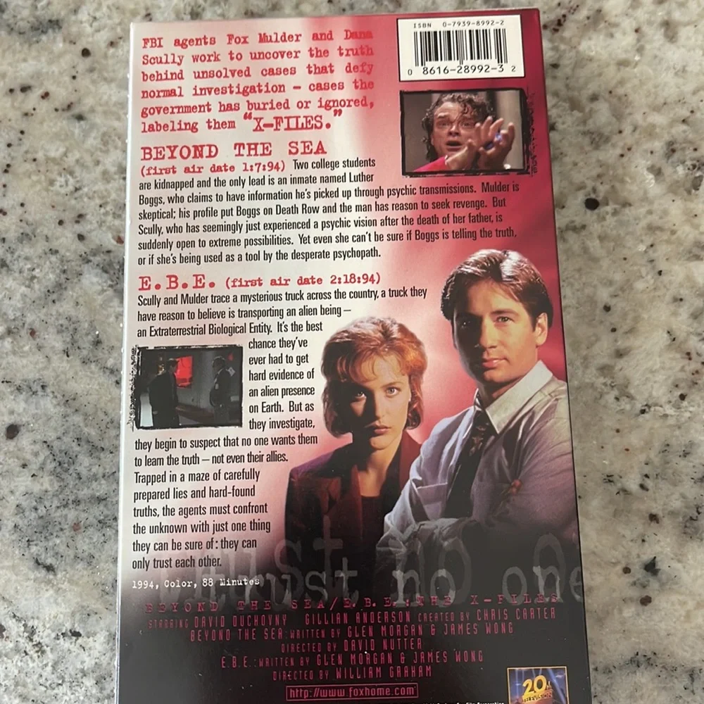 Boxed VHS Set: The X Files - Picture 3 of 6